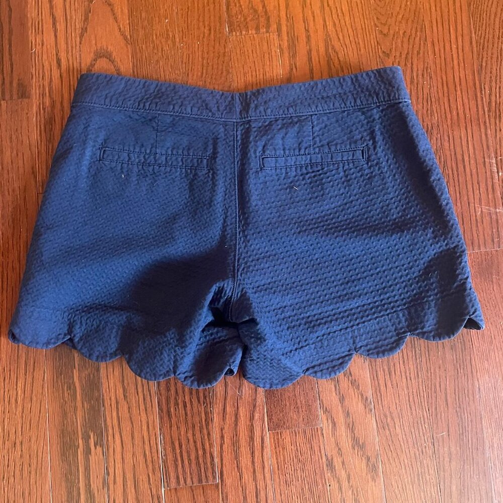 Lilly Pulitzer Navy Scalloped Hem Textured Shorts - Picture 2 of 4